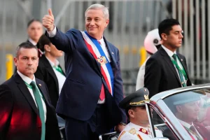 “Ahora mismo agarro mi Glock”: mujer de 23 años fue formalizada por amenazar al Presidente José Antonio Kast durante su visita a Talca